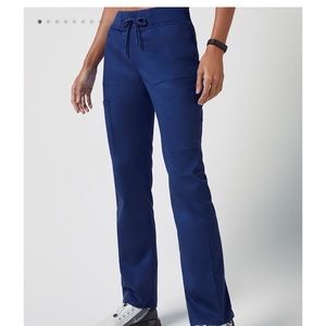 Jaanuu scrub pant. Drawstring six pocket pant